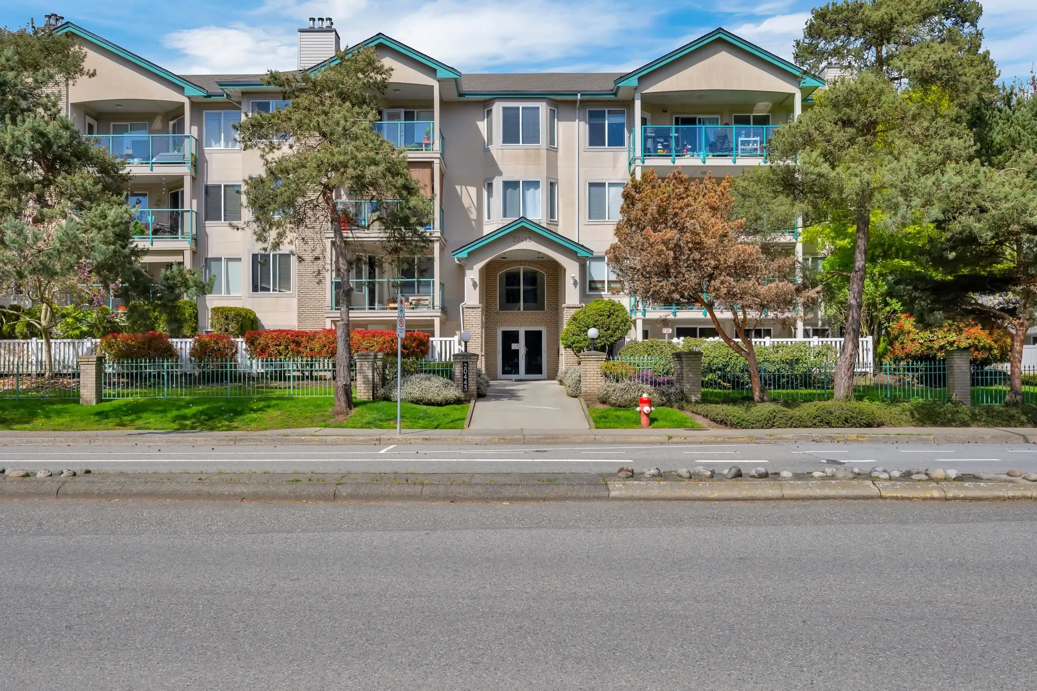 20443 53 Avenue #409