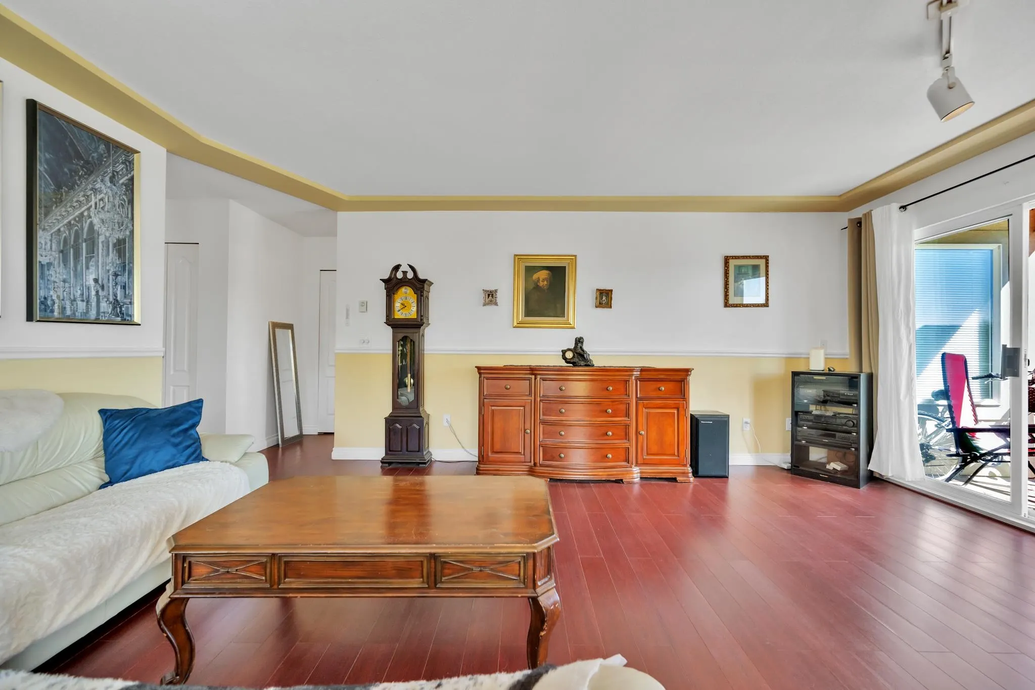 20443 53 Avenue #409