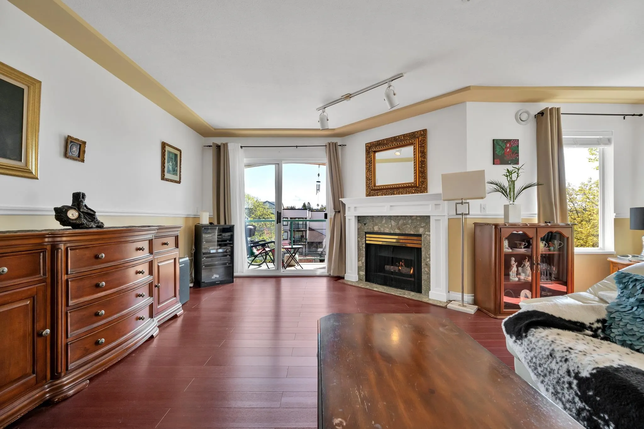 20443 53 Avenue #409