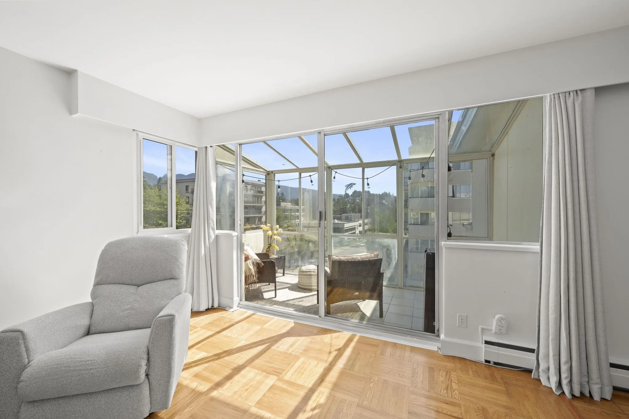 1750 Esquimalt Avenue #504