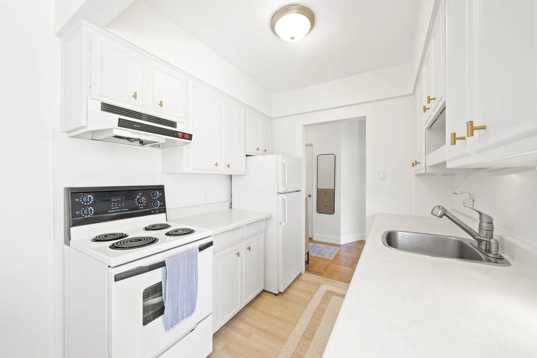 1750 Esquimalt Avenue #504