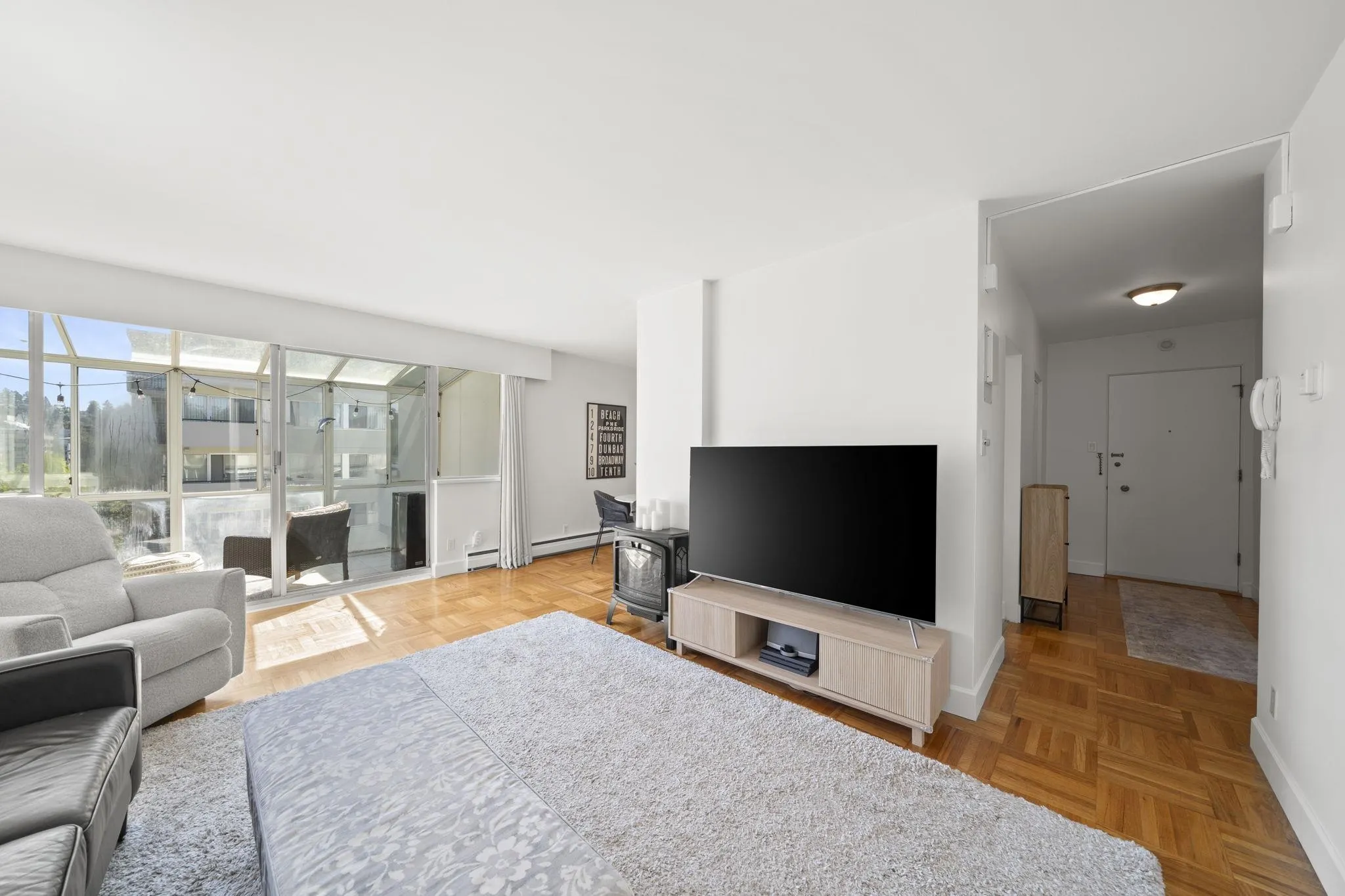 1750 Esquimalt Avenue #504