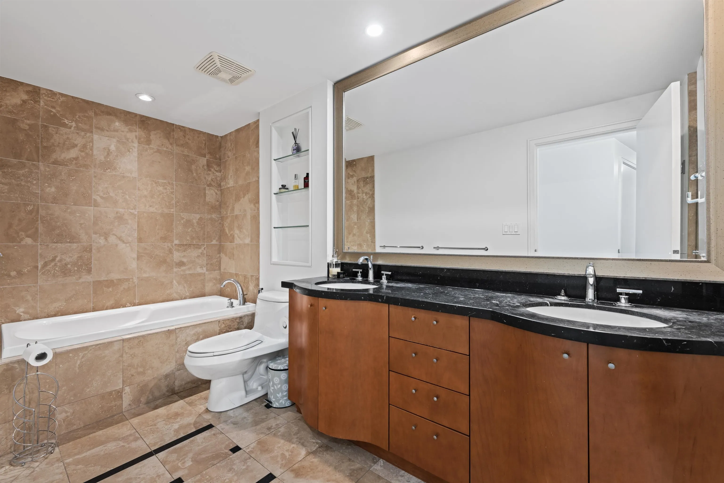 1650 Bayshore Drive #902