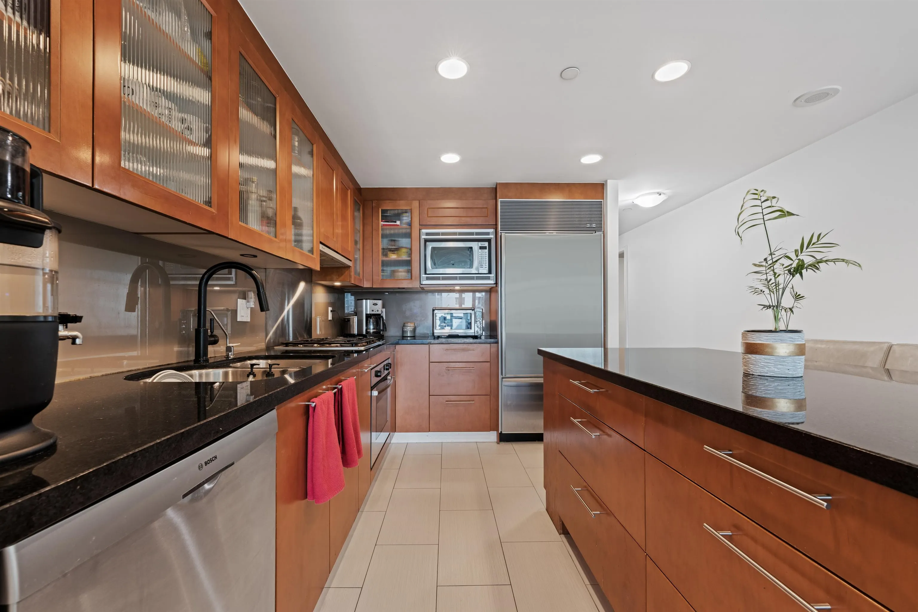 1650 Bayshore Drive #902
