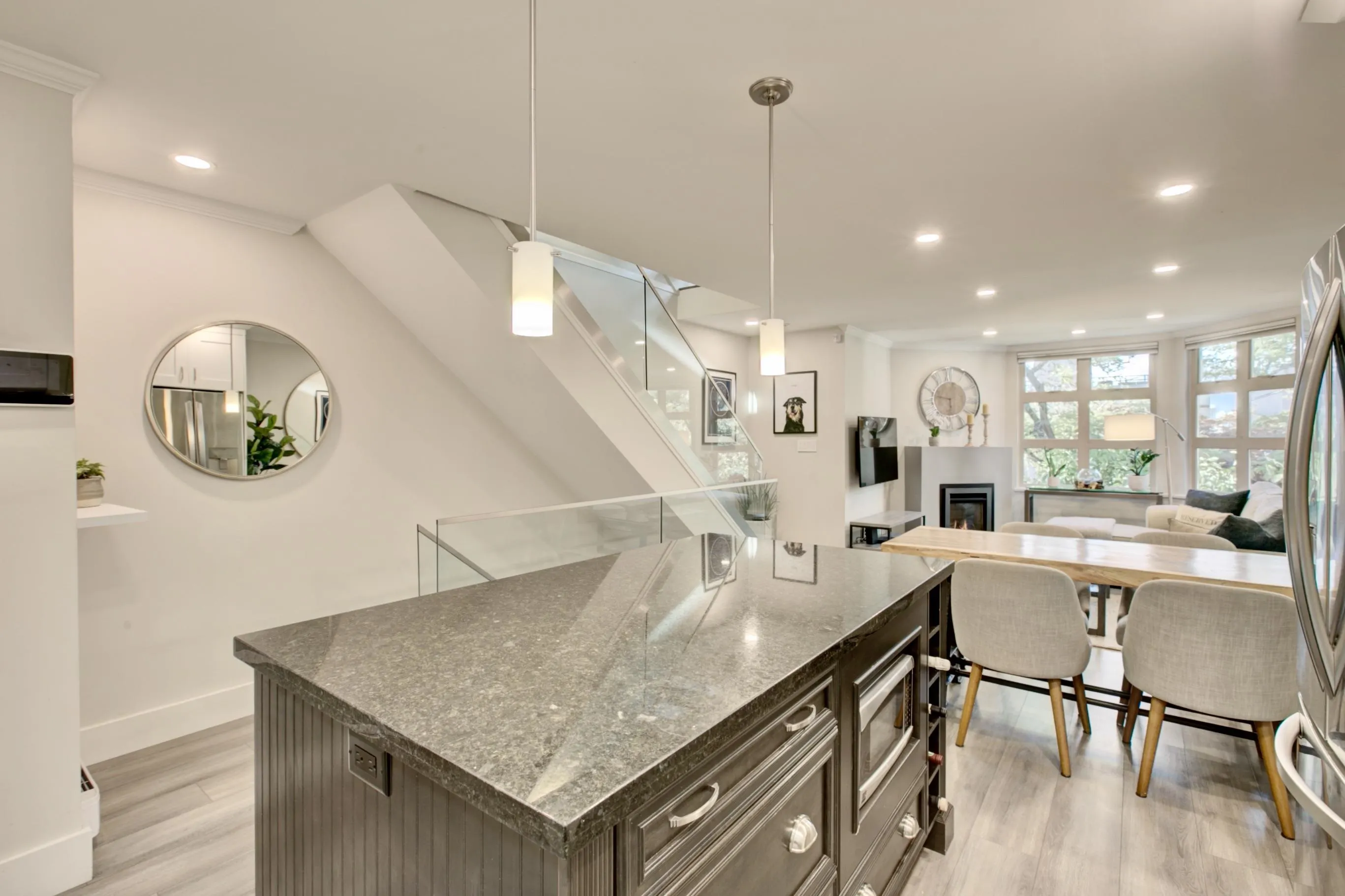 1360 W 8th Avenue
