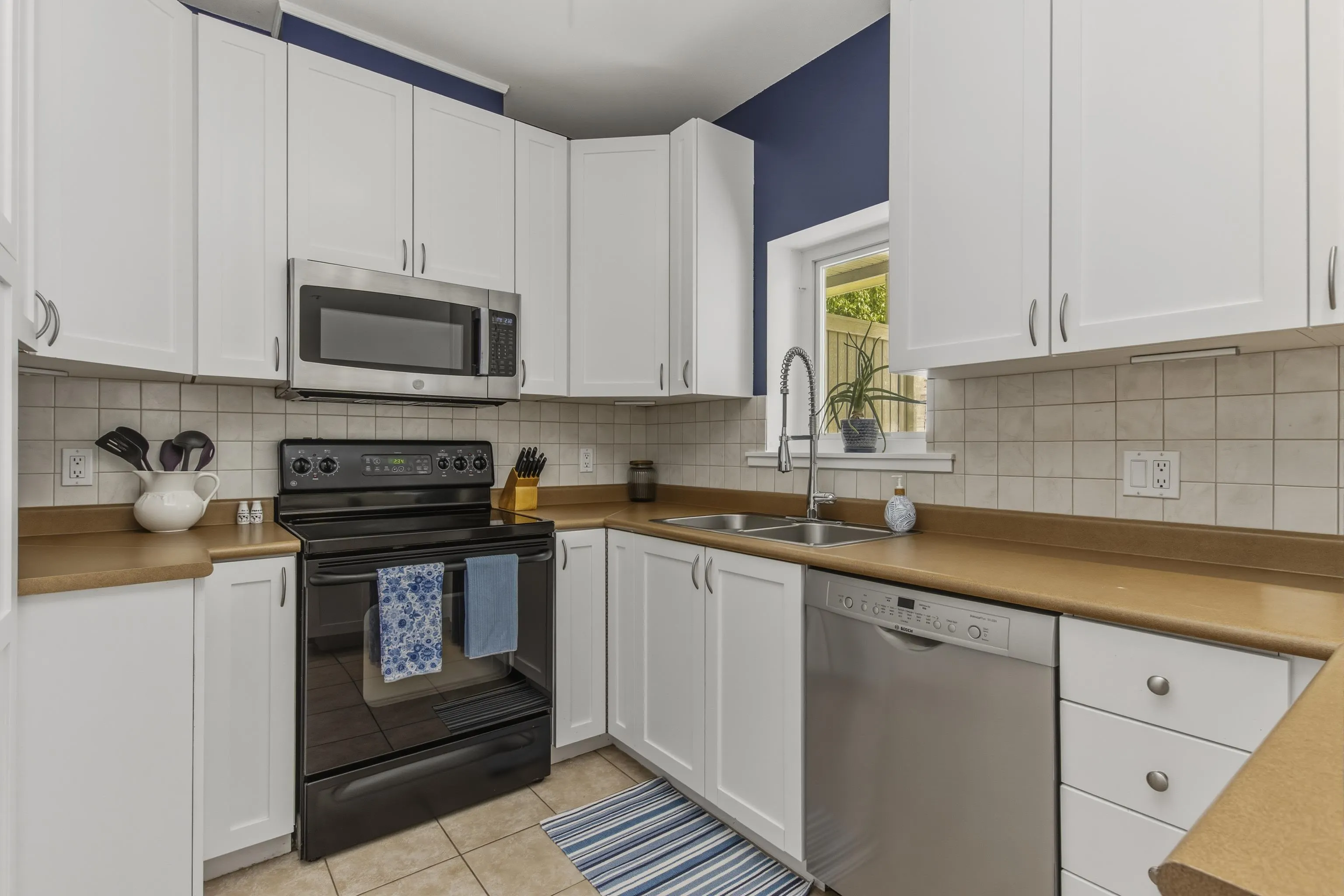 1200 Edgewater Drive #2