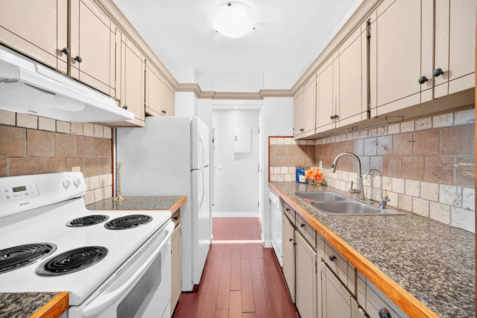 6759 Willingdon Avenue #1105
