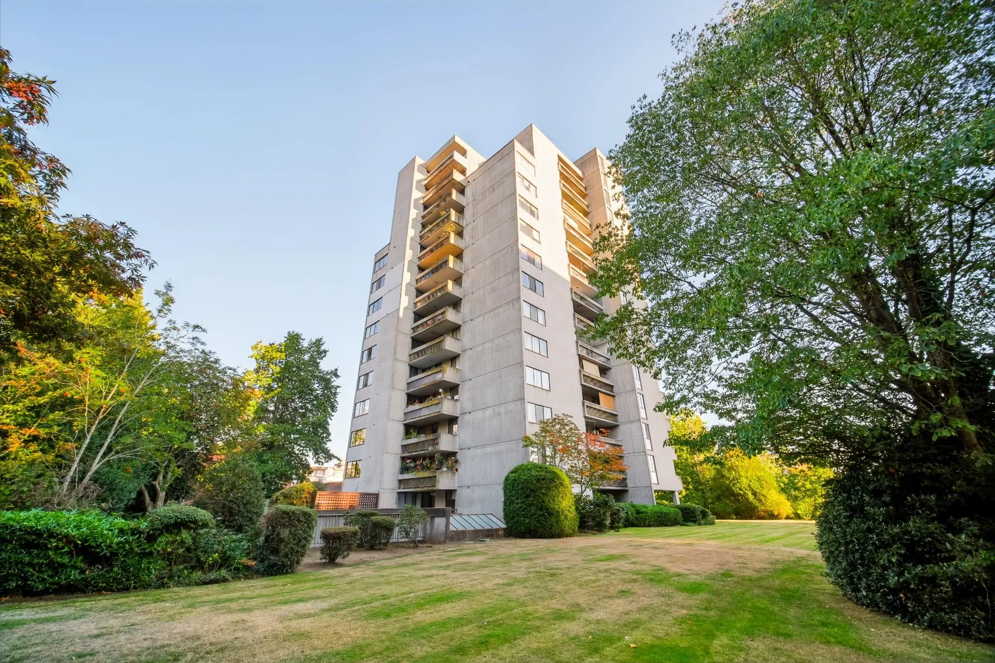 6759 Willingdon Avenue #1105