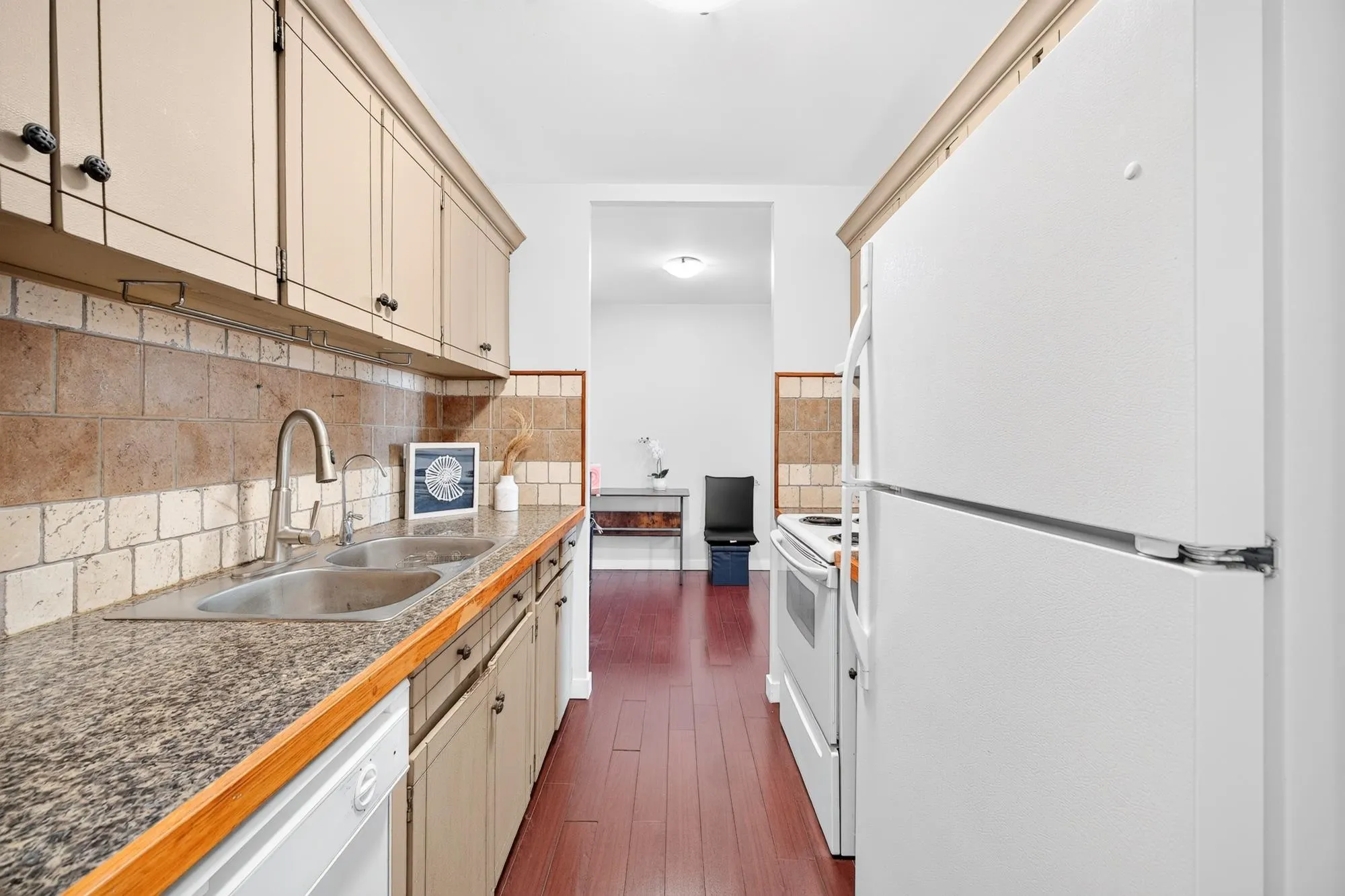 6759 Willingdon Avenue #1105