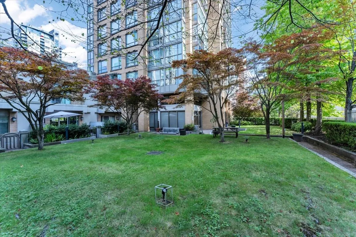 1188 Richards Street #708