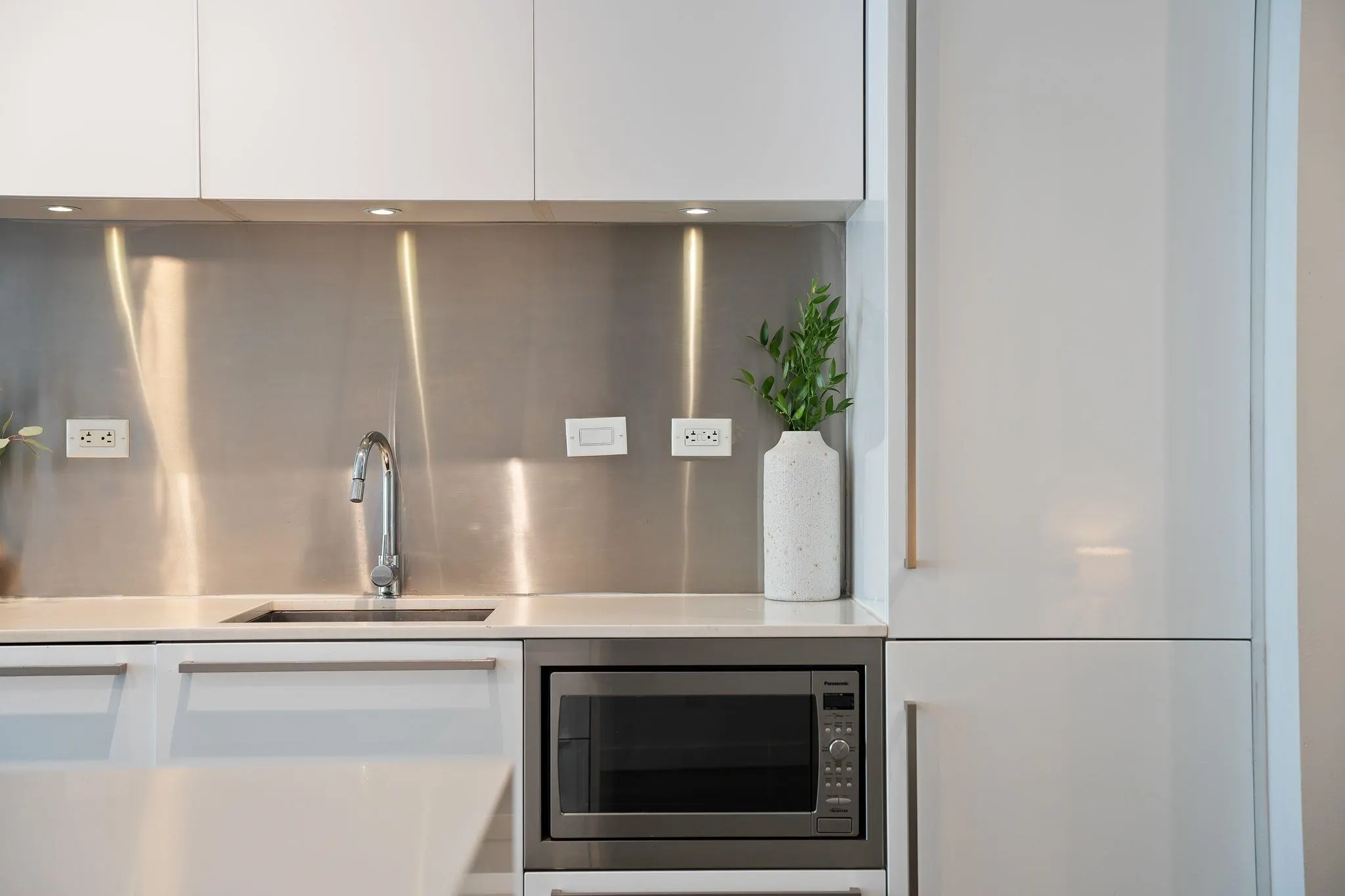 53 W Hastings Street #409
