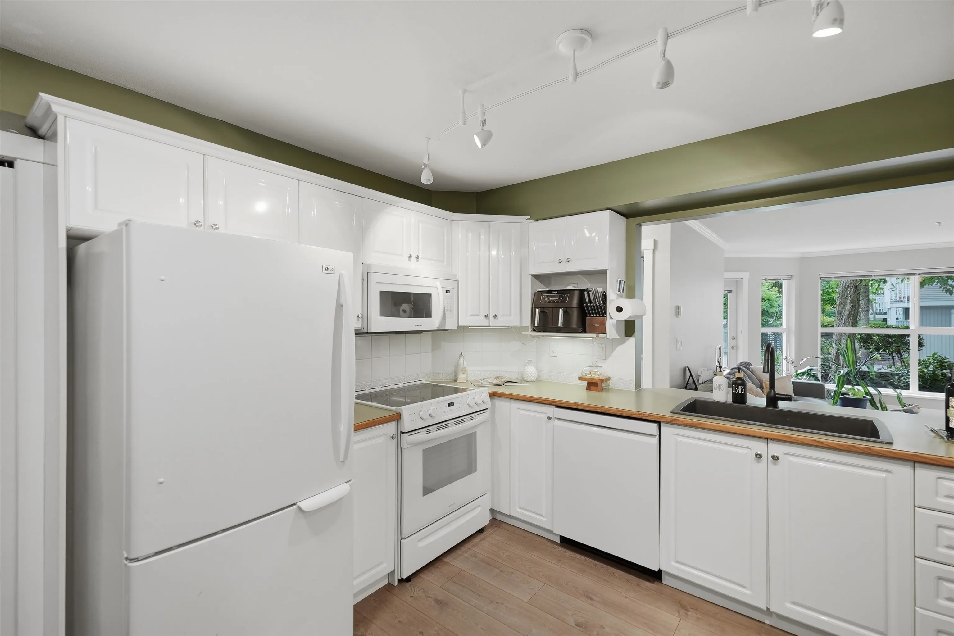 6557 121 Street #101