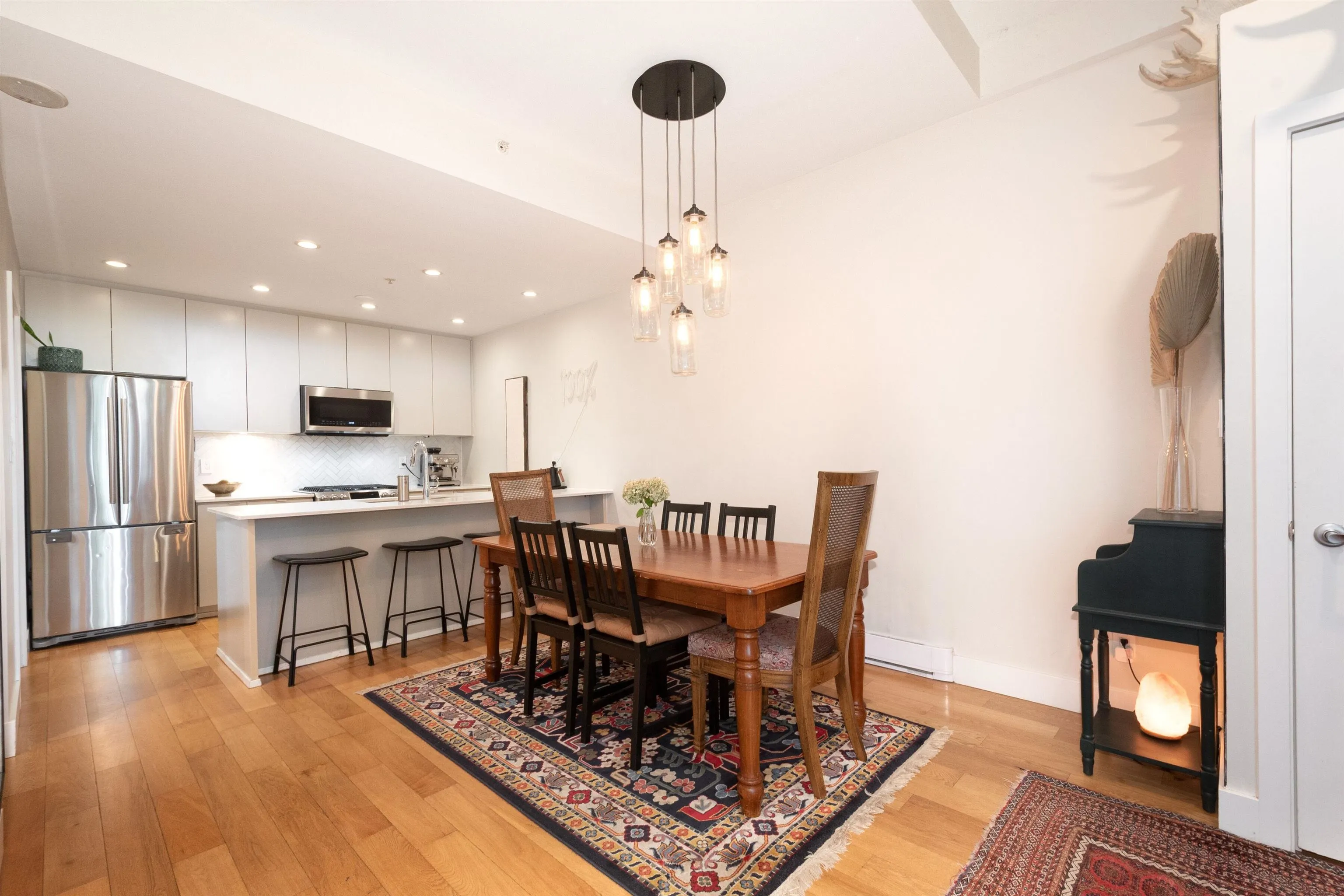 290 E 11th Avenue