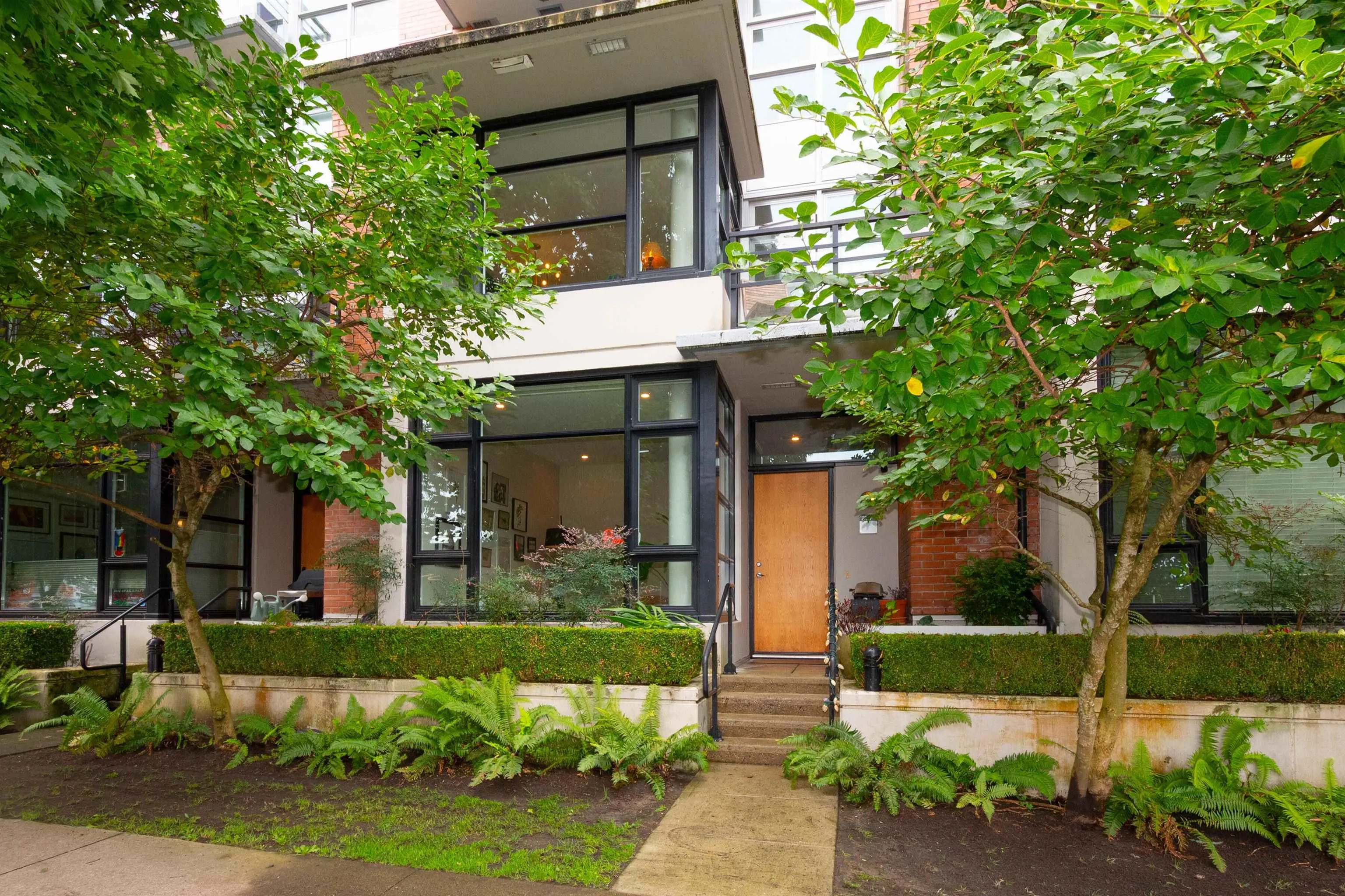 290 E 11th Avenue