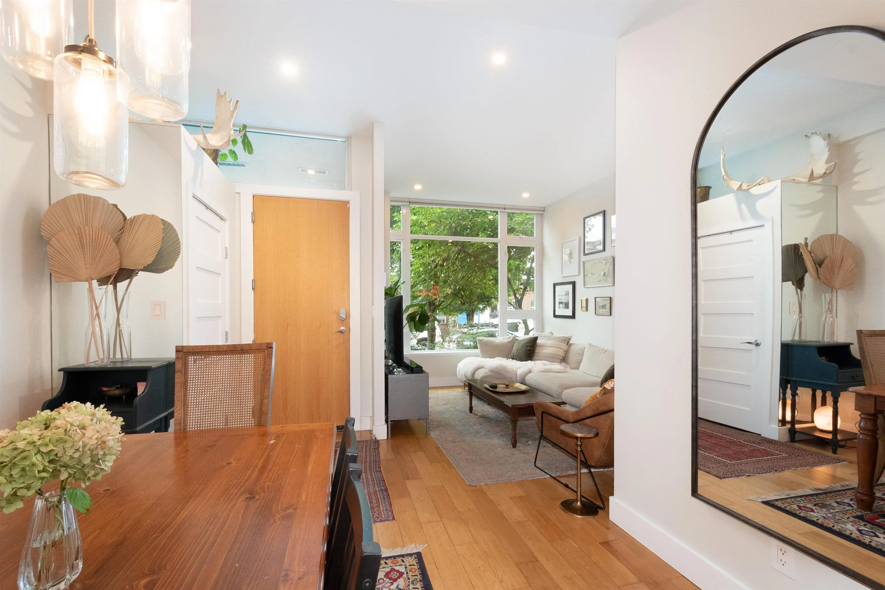 290 E 11th Avenue