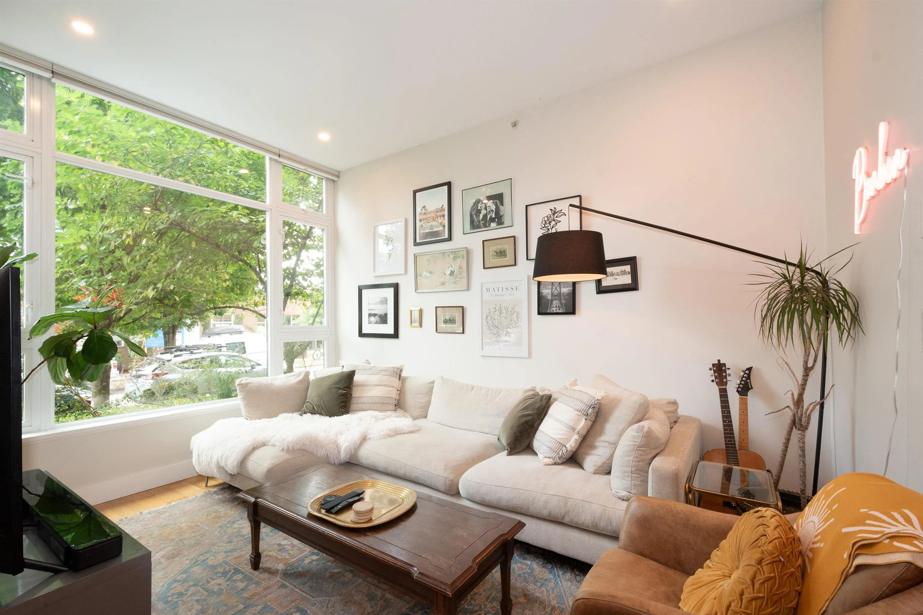 290 E 11th Avenue