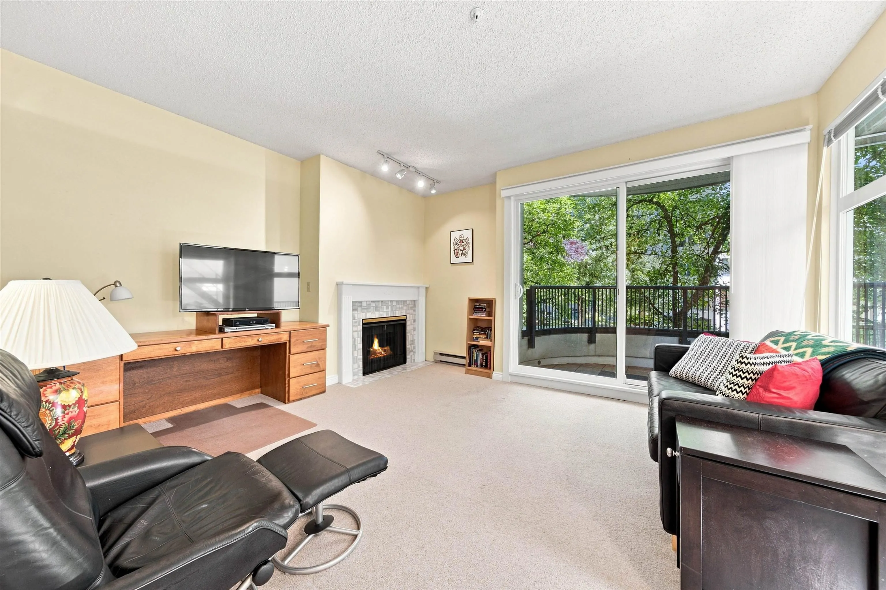 1924 Comox Street #209