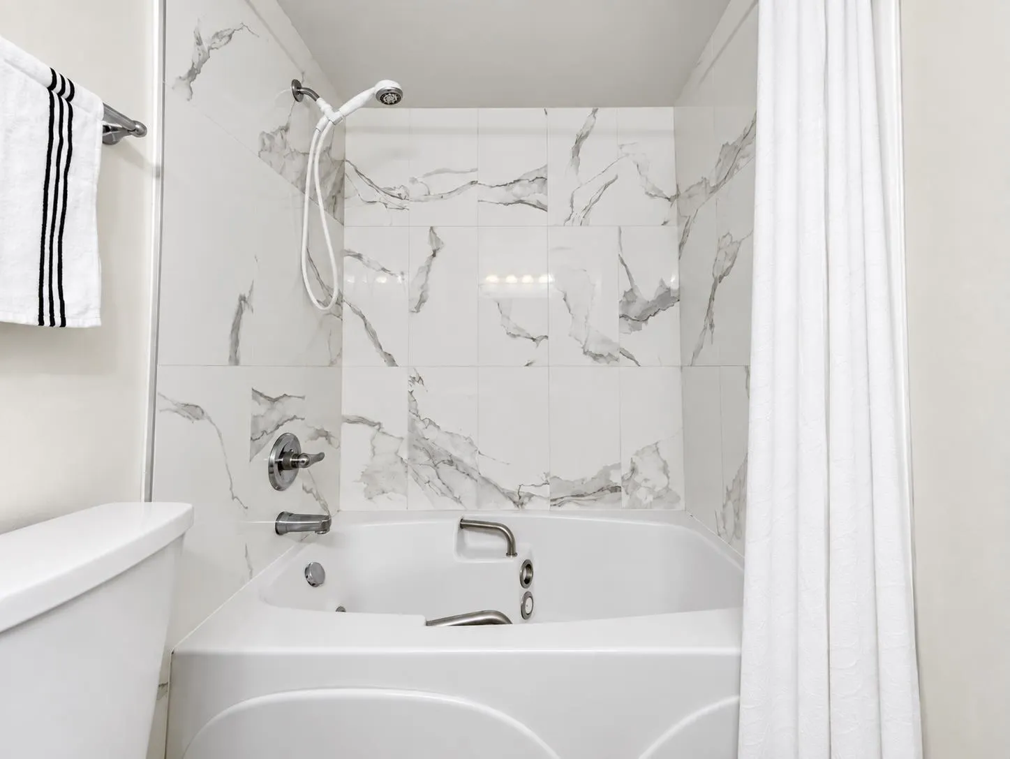 6595 Willingdon Avenue #1608