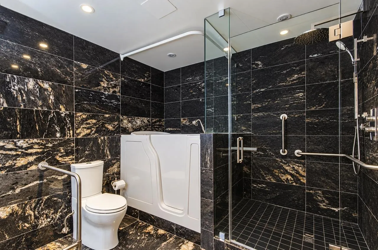 1600 Hornby Street #303