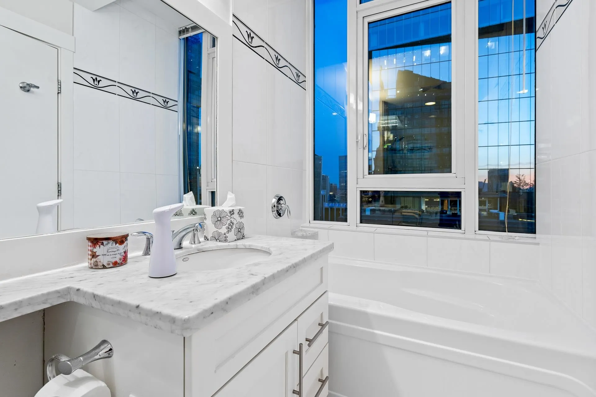 1189 Melville Street #3303