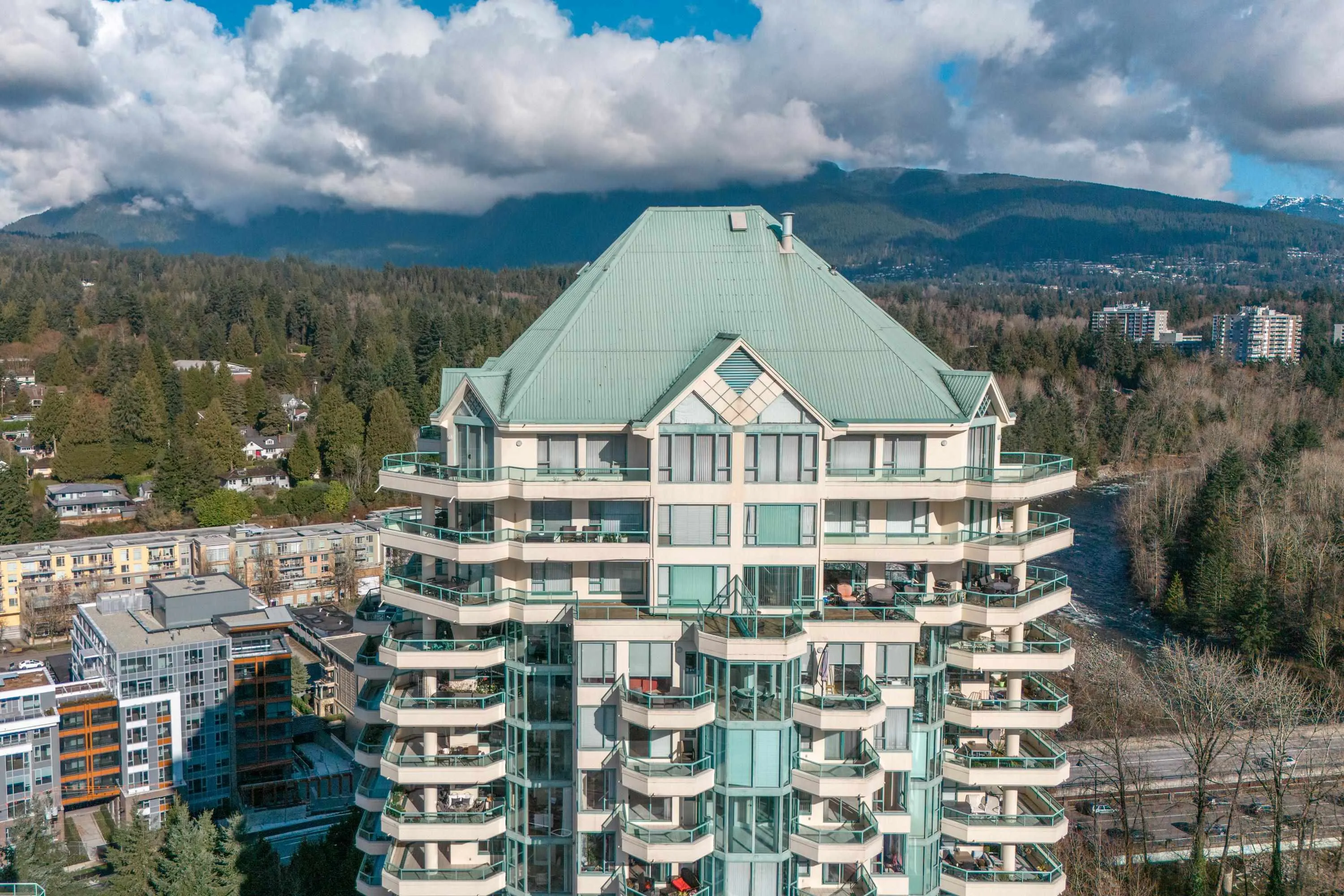 338 Taylor Way #15B