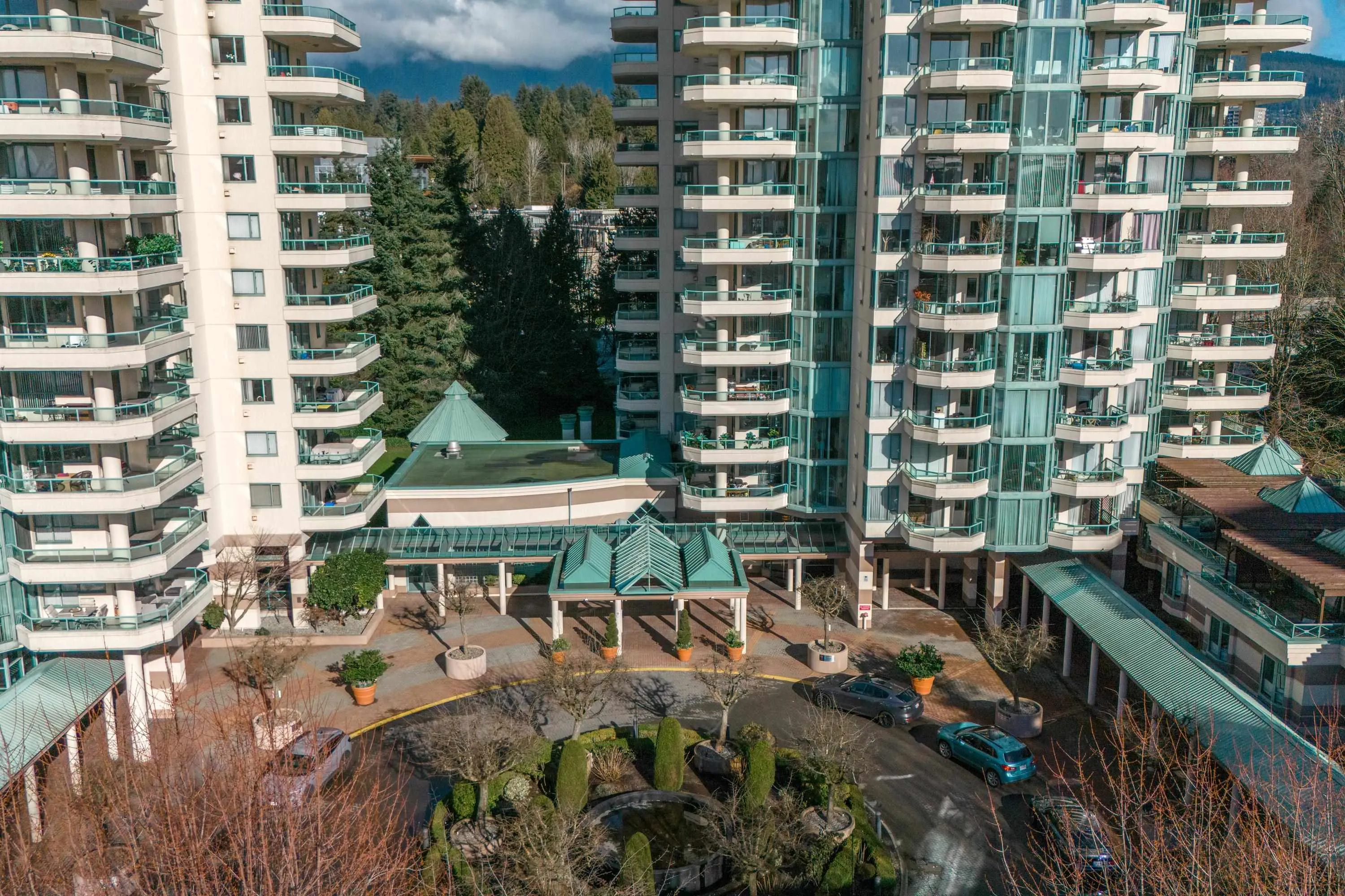 338 Taylor Way #15B