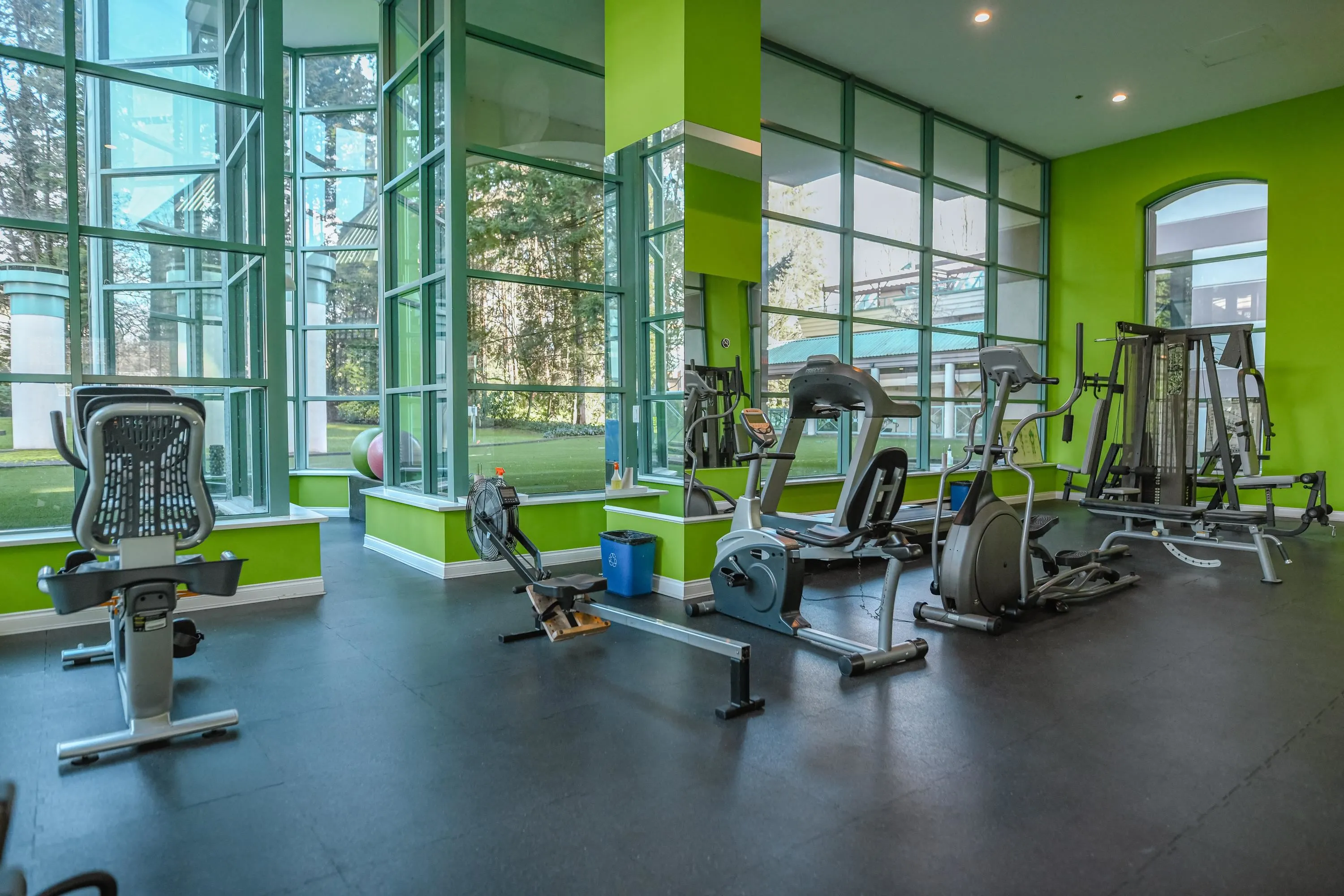 338 Taylor Way #15B