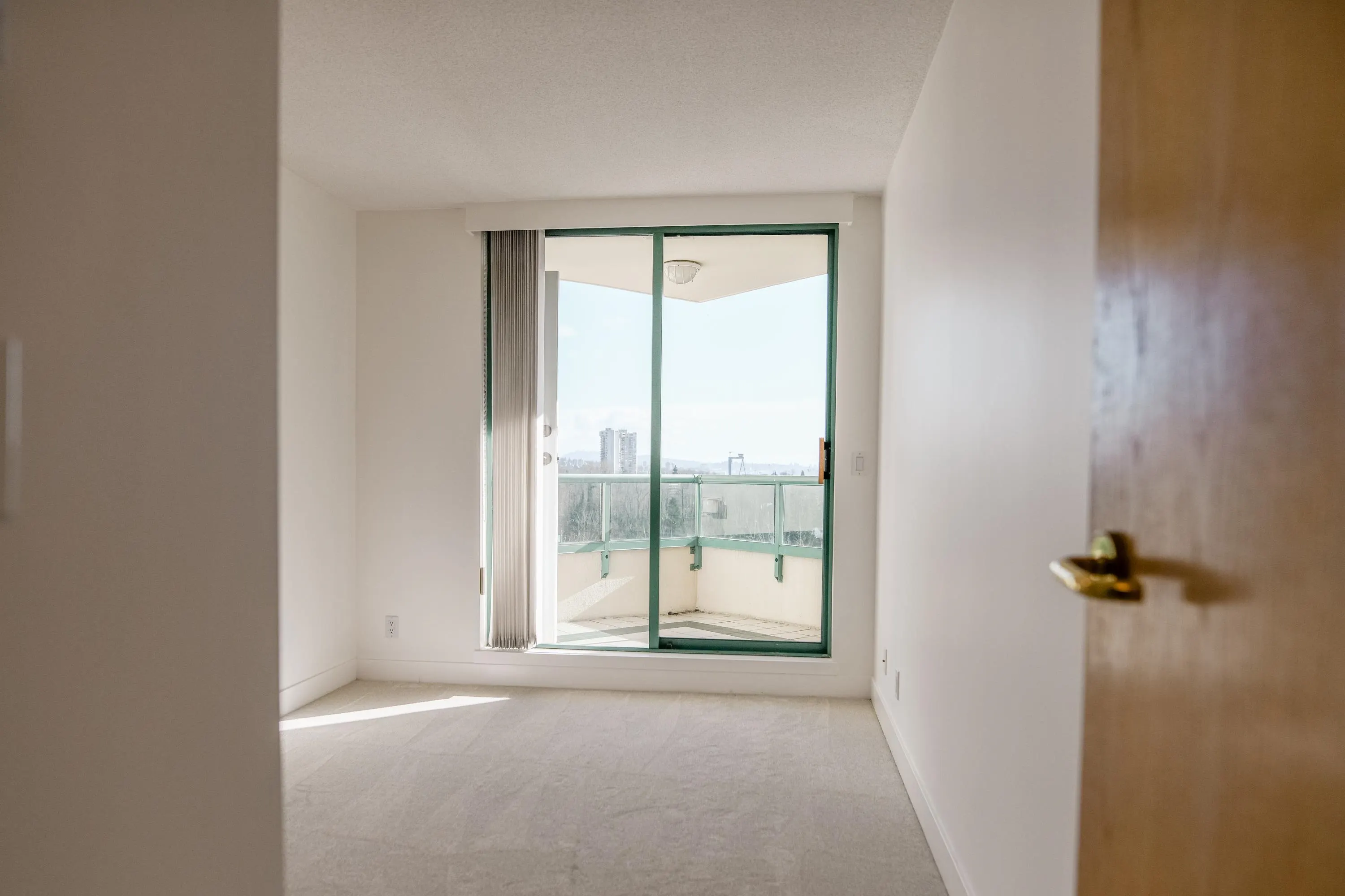 338 Taylor Way #15B
