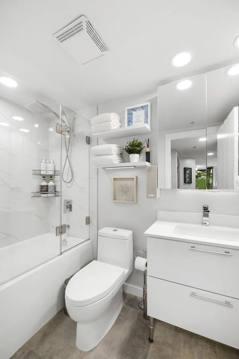 1003 Burnaby Street #304