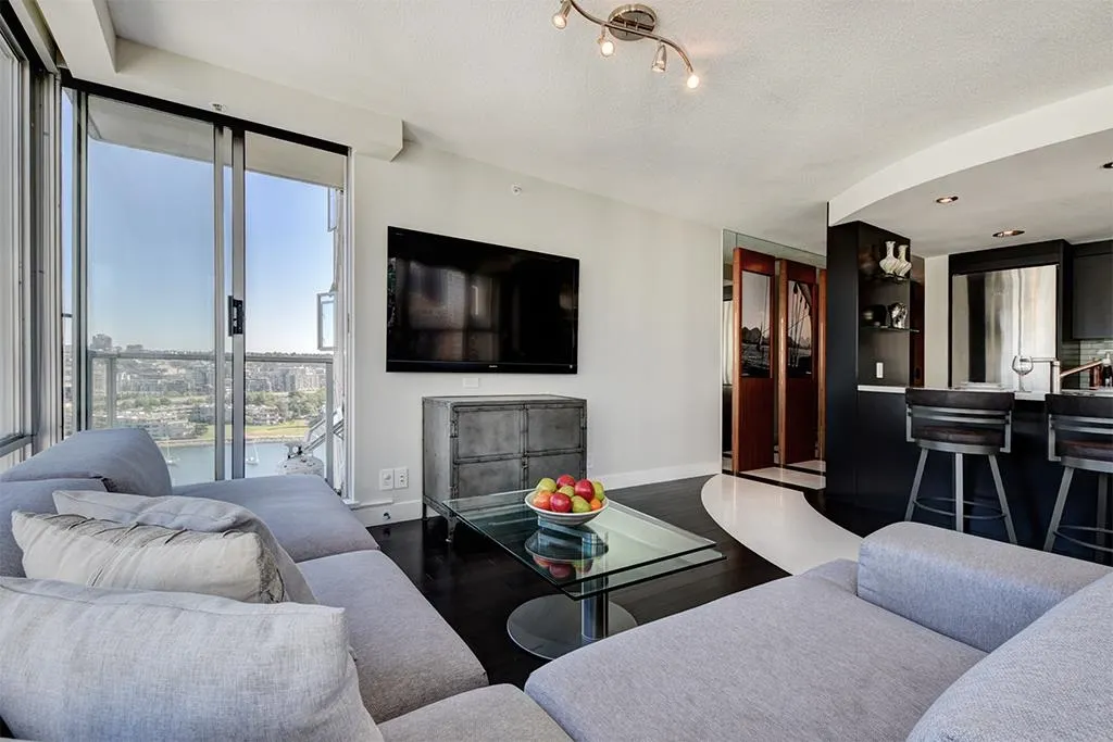 1228 Marinaside Crescent #2106