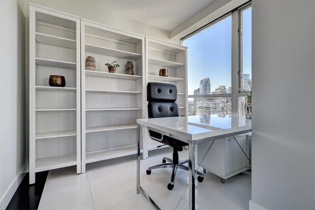 1228 Marinaside Crescent #2106