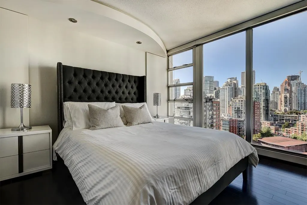 1228 Marinaside Crescent #2106