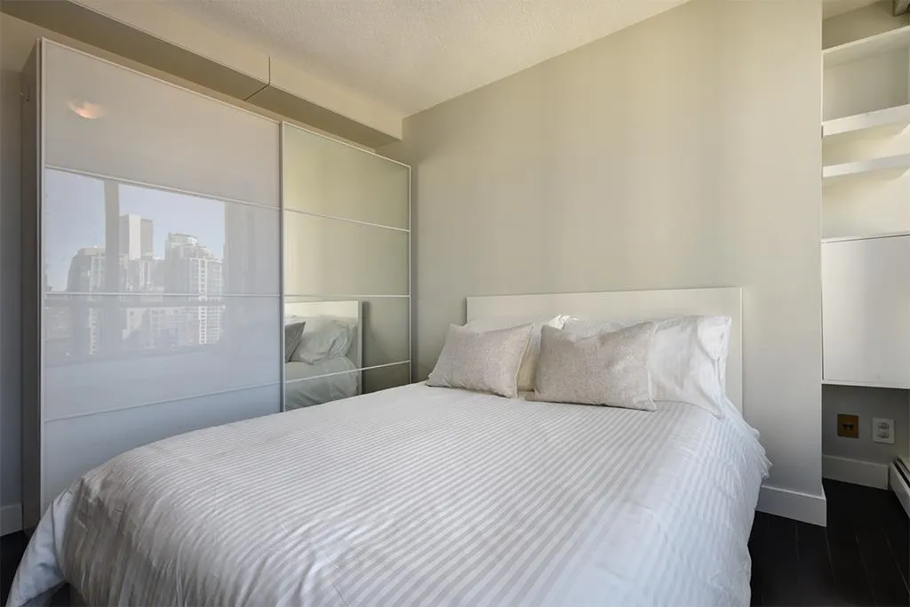 1228 Marinaside Crescent #2106