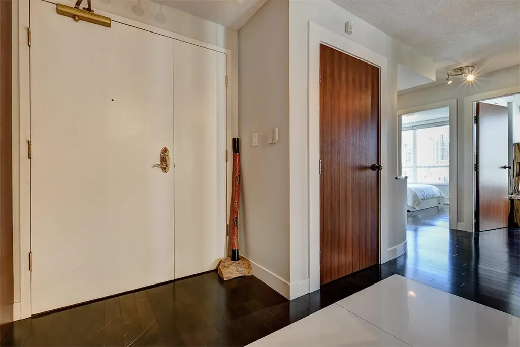 1228 Marinaside Crescent #2106