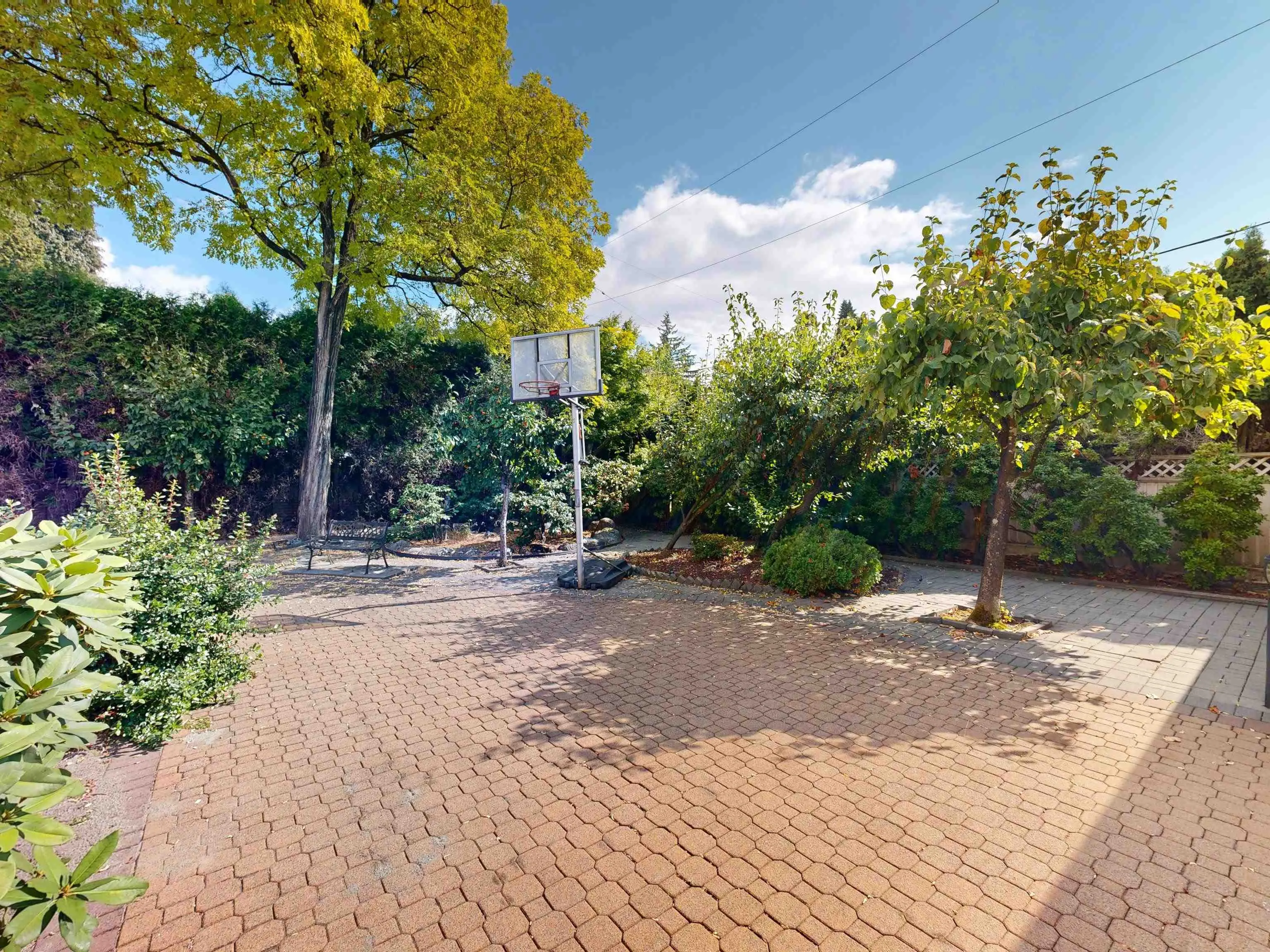 1510 W 33rd Avenue