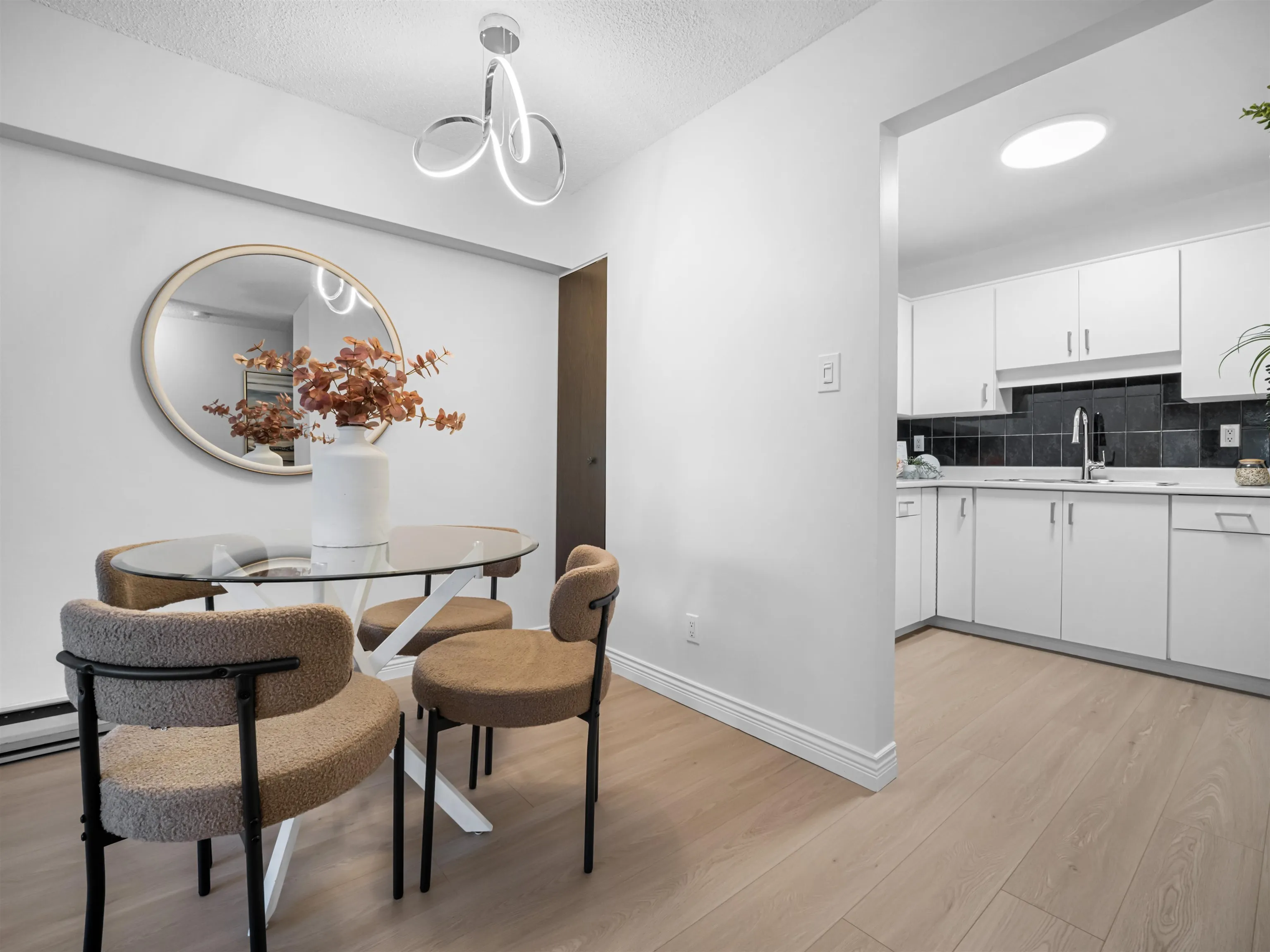 975 E Broadway #313