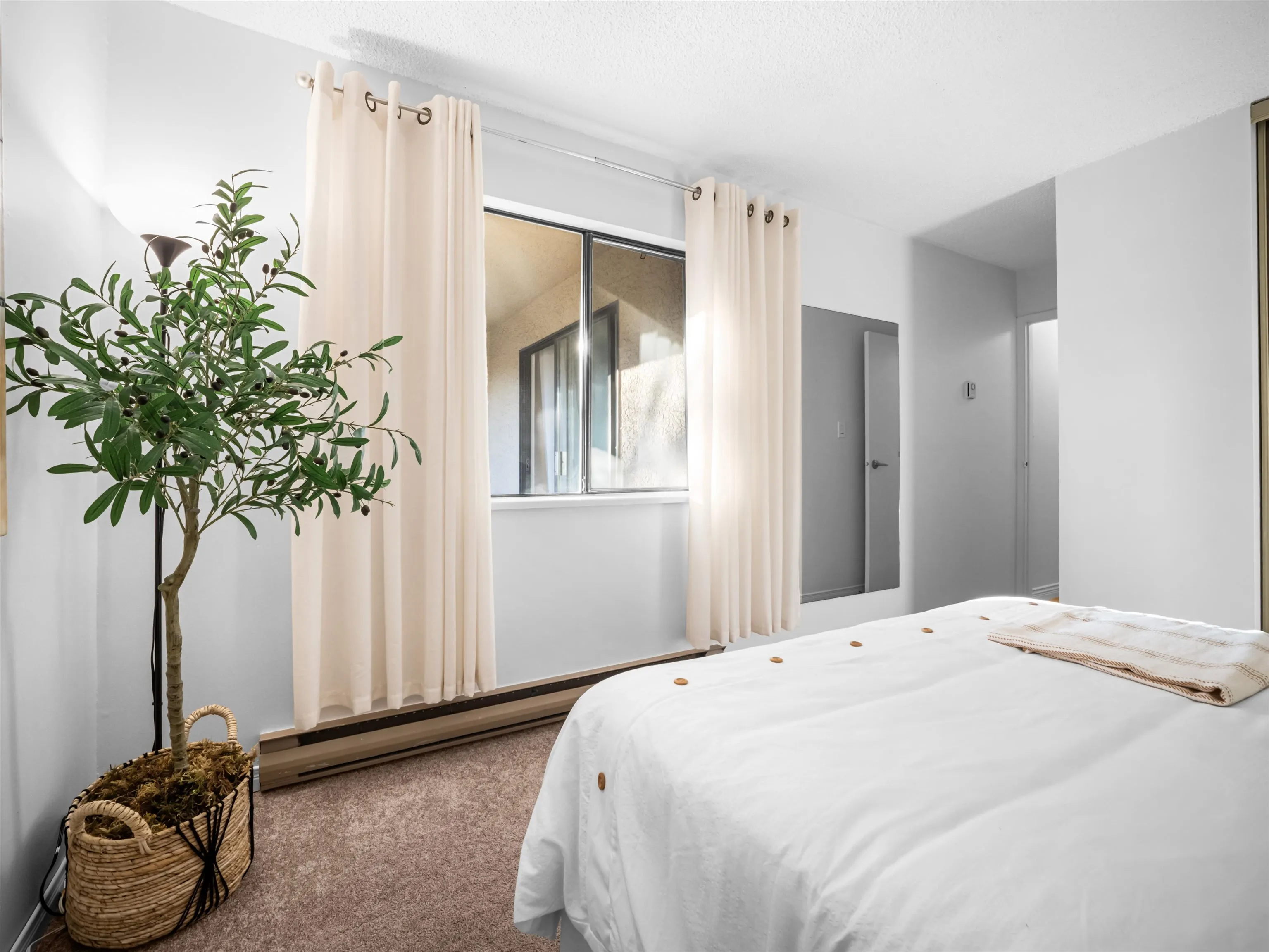 975 E Broadway #313