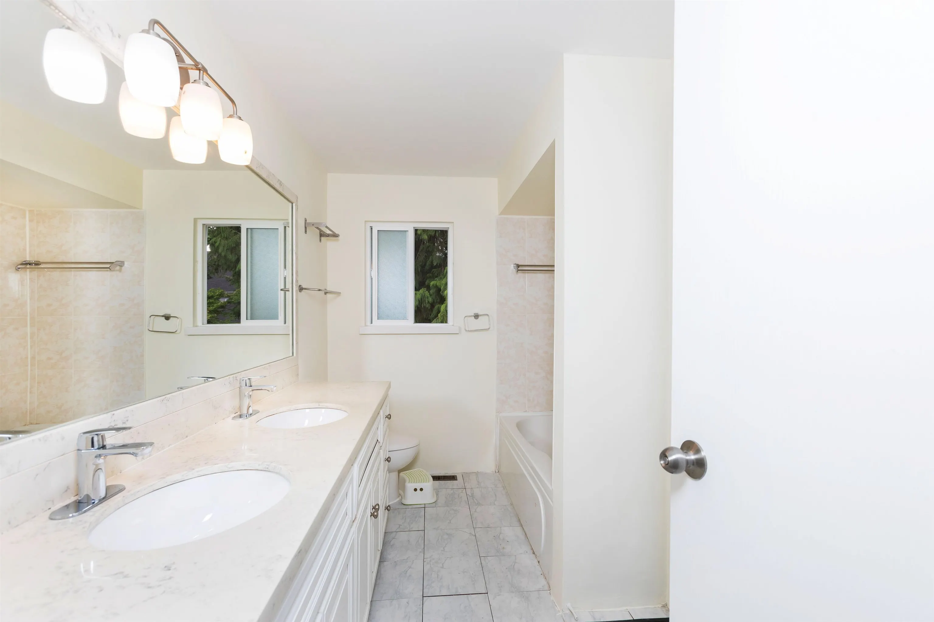 14036 102a Avenue