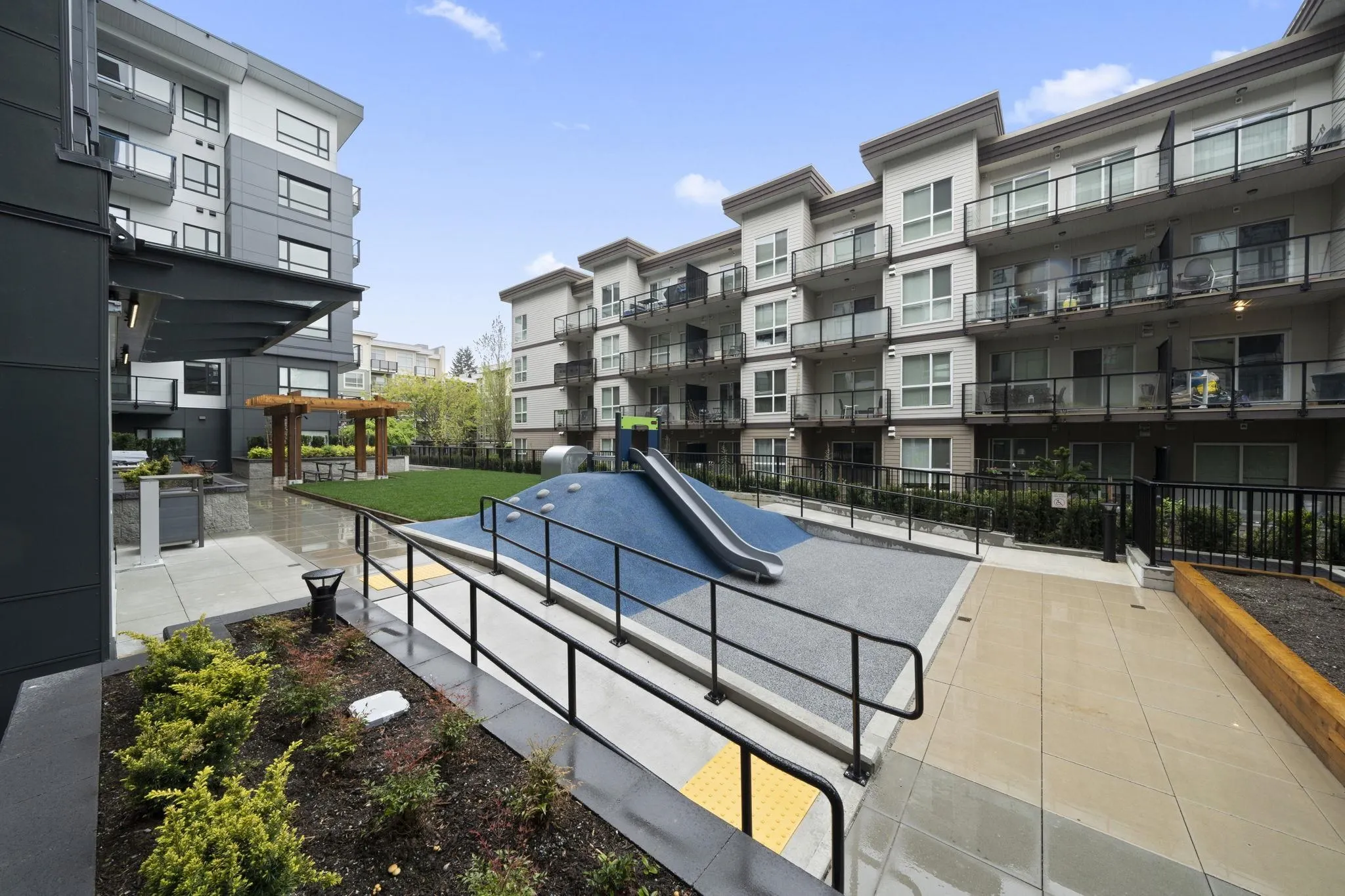 10777 138 Street #412