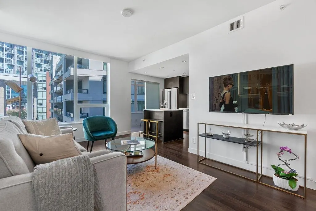 161 E 1st Avenue #601