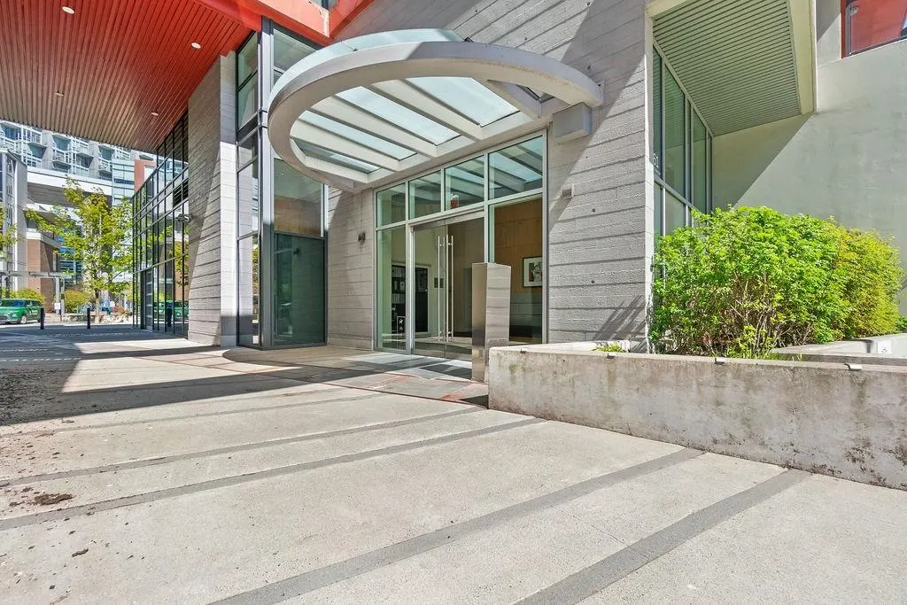 161 E 1st Avenue #601