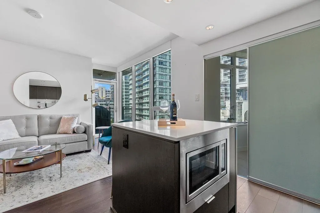161 E 1st Avenue #601