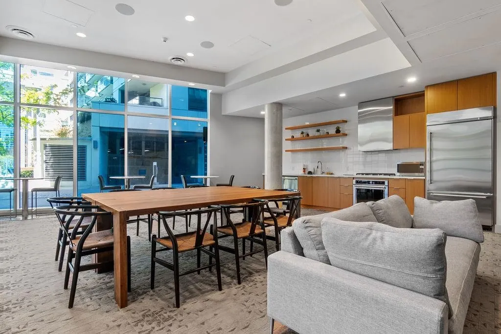 161 E 1st Avenue #601