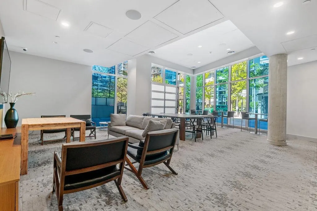 161 E 1st Avenue #601