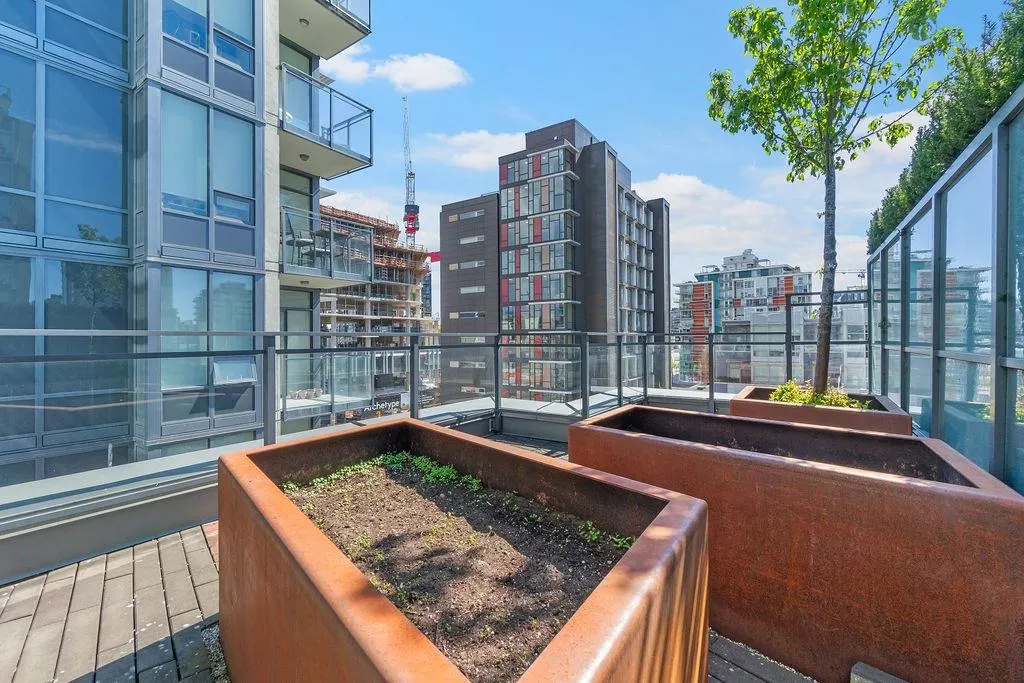 161 E 1st Avenue #601