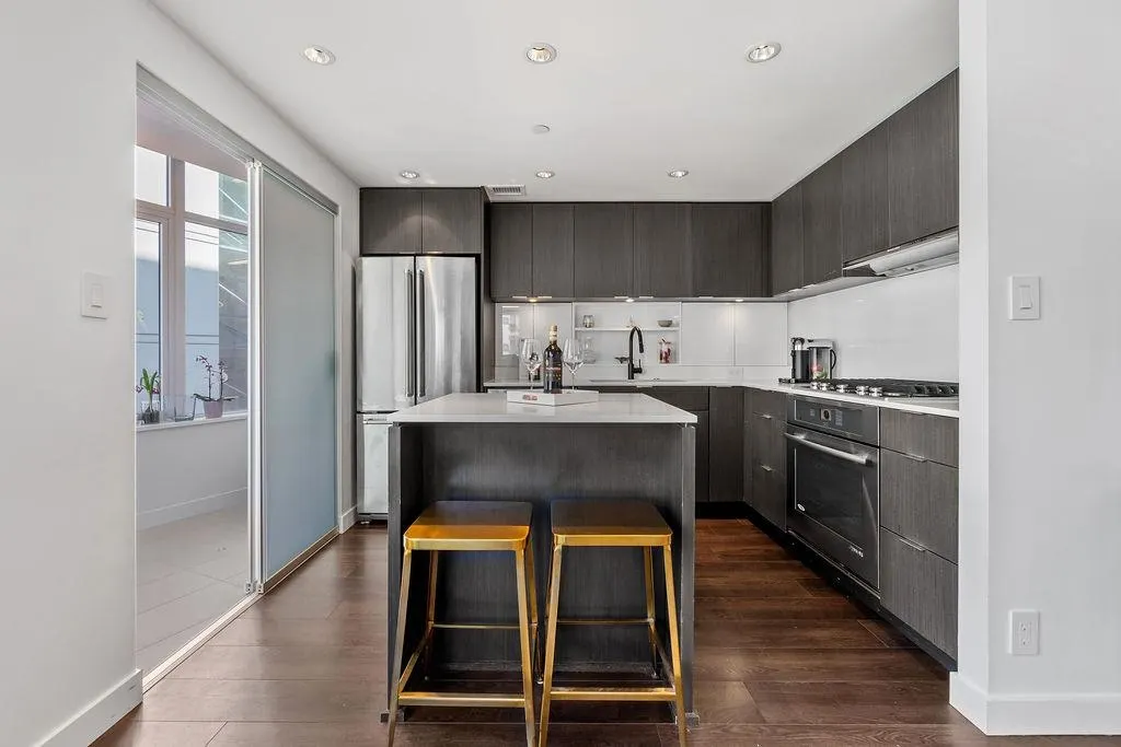 161 E 1st Avenue #601
