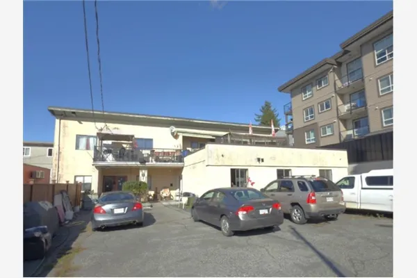 727 Fourth Avenue