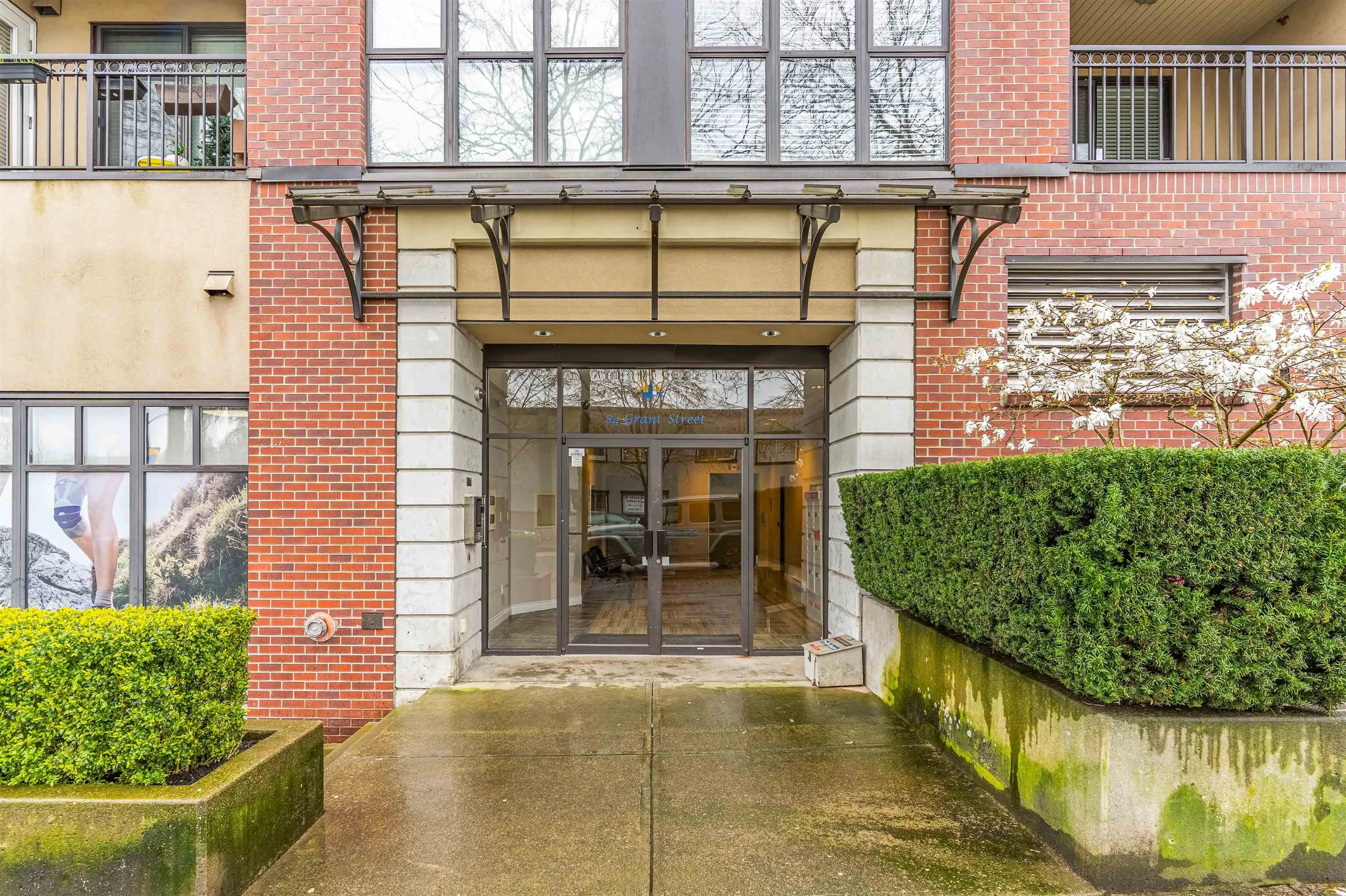 84 Grant Street #4011