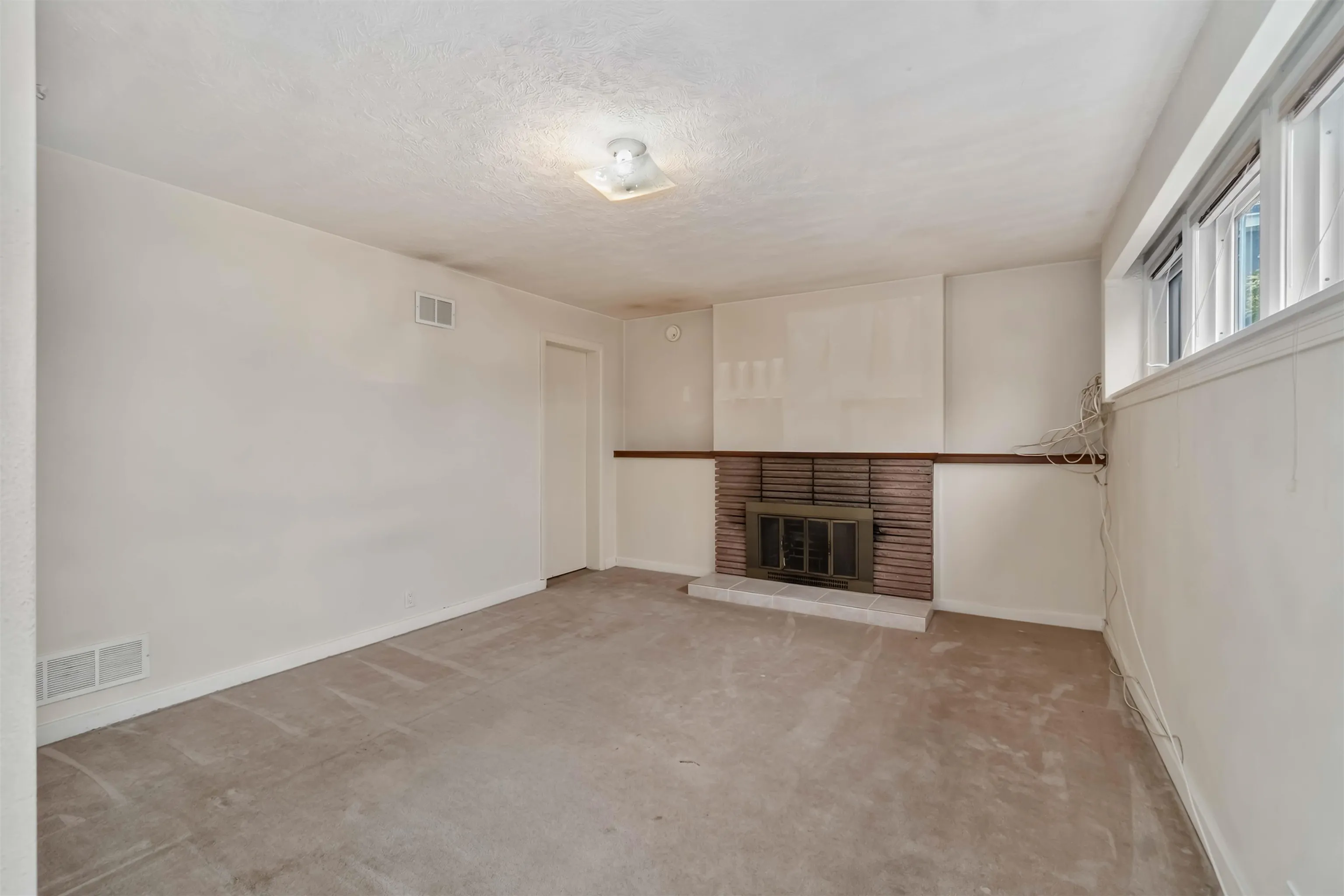 5428 Hardwick Street