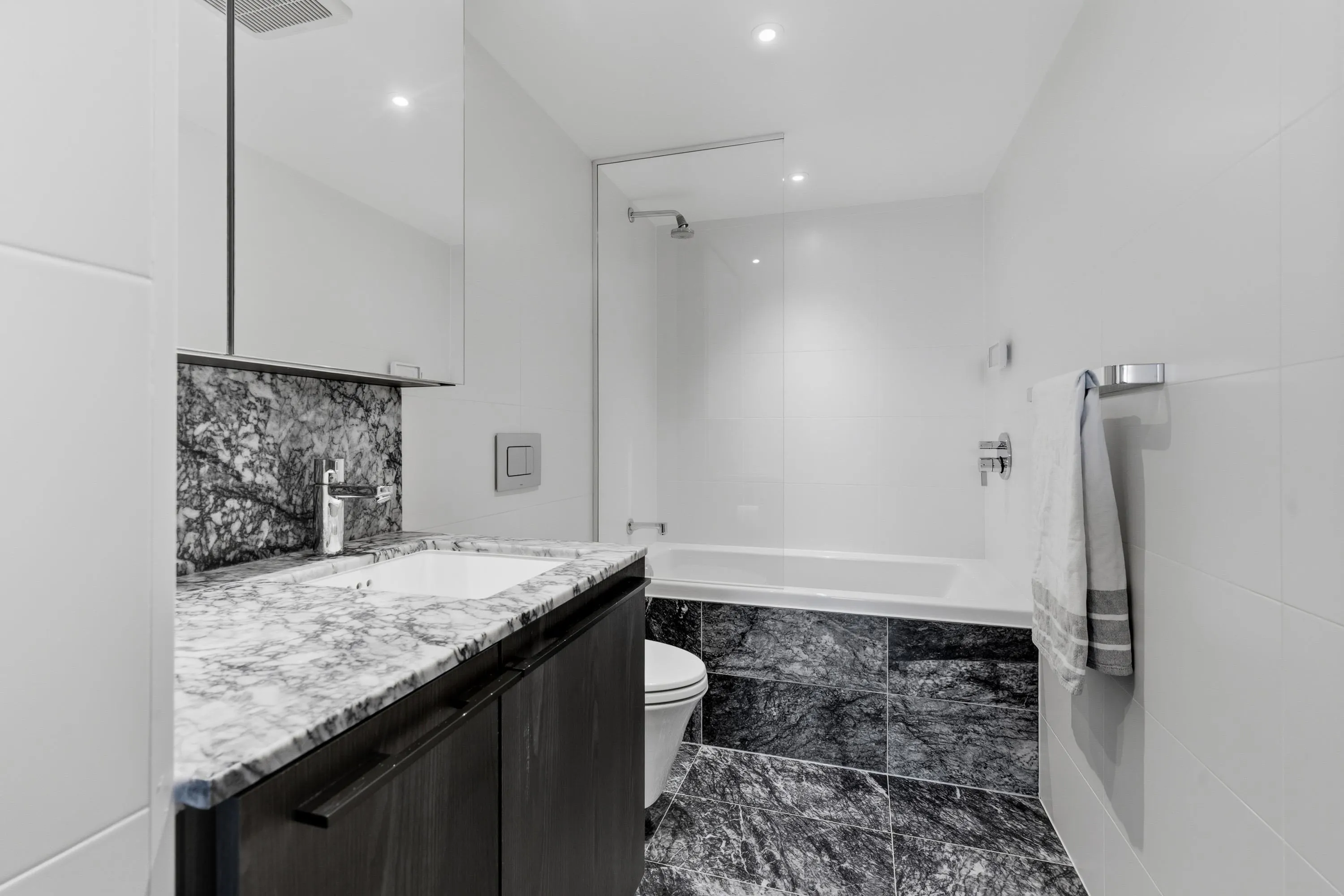 1111 Richards Street #2607
